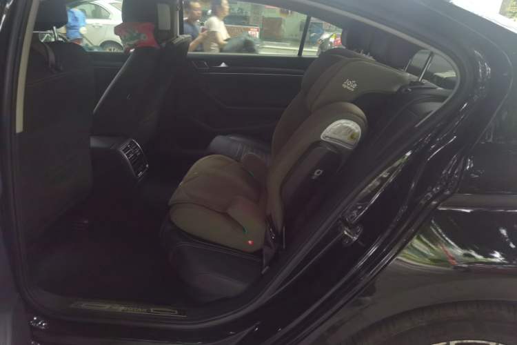 Used Volkswagen Magotan 2020 330TSI DSG Luxury Edition Left Rear Seat
