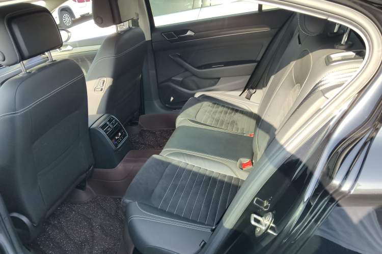 Used Volkswagen Magotan 2020 330TSI DSG Luxury Edition Left Rear Seat