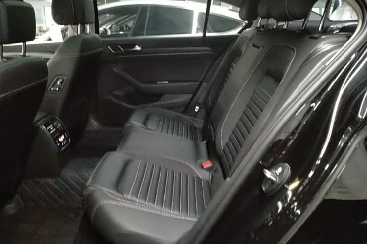 Used Volkswagen Magotan 2020 330TSI DSG Leading Model Left Rear Seat
