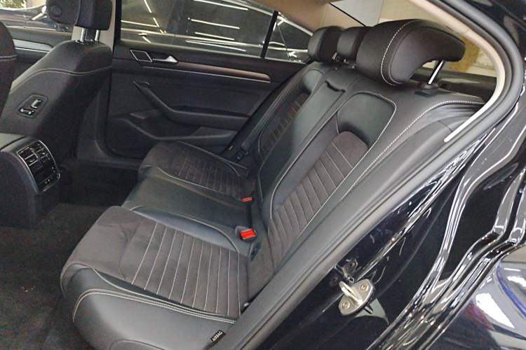 Used Volkswagen Magotan 2020 330TSI DSG Luxury Edition Left Rear Seat