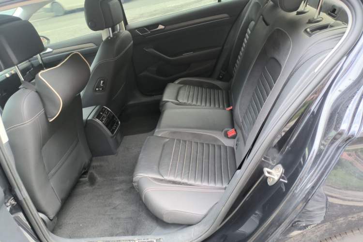 Used Volkswagen Magotan 2020 330TSI DSG Leading Model Left Rear Seat