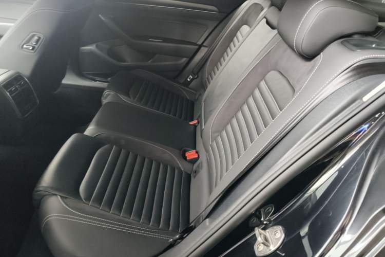 Used Volkswagen Magotan 2020 330TSI DSG Leading Model Left Rear Seat