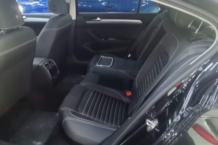Used Volkswagen Magotan 2020 280TSI DSG Comfort Edition Left Rear Seat