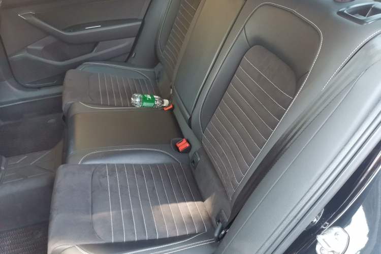 Used Volkswagen Magotan 2020 330TSI DSG Luxury Edition Left Rear Seat