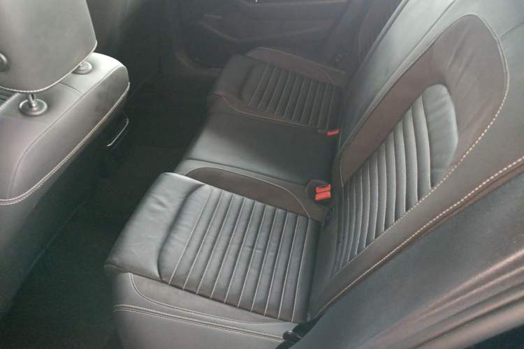 Used Volkswagen Magotan 2020 280TSI DSG Comfort Edition Left Rear Seat