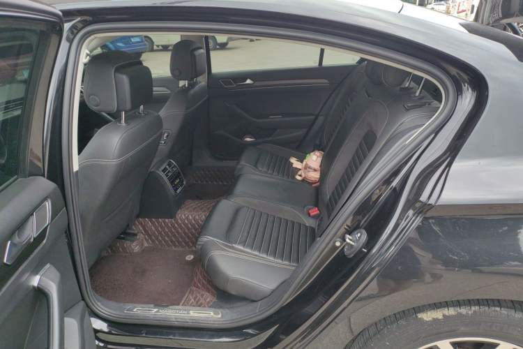 Used Volkswagen Magotan 2020 280TSI DSG Leading Edition Left Rear Seat