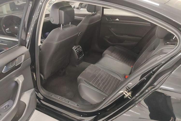 Used Volkswagen Magotan 2020 330TSI DSG Luxury Edition Left Rear Seat