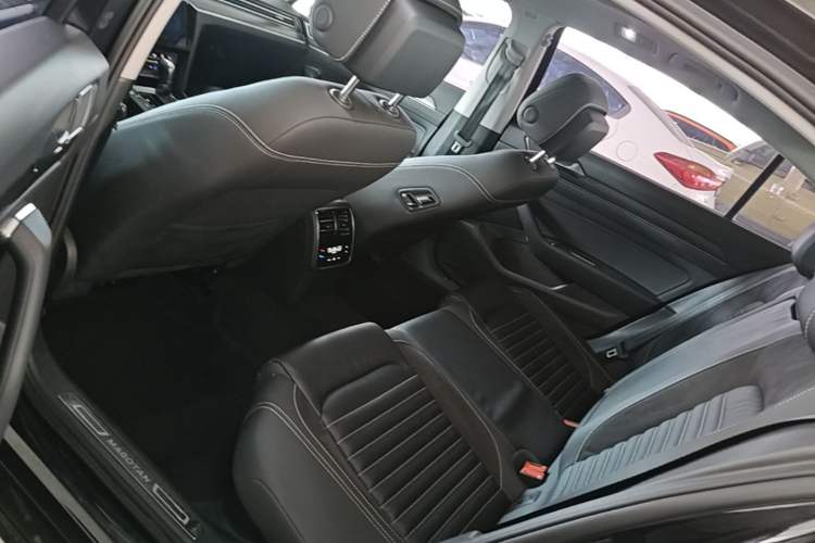 Used Volkswagen Magotan 2020 330TSI DSG Luxury Edition Left Rear Seat
