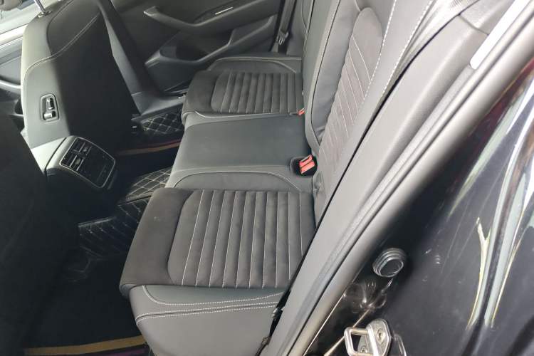 Used Volkswagen Magotan 2020 330TSI DSG Luxury Edition Left Rear Seat