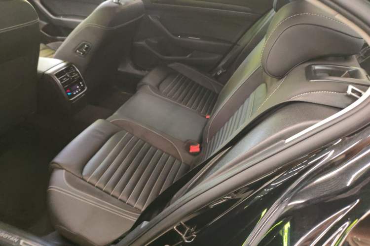 Used Volkswagen Magotan 2020 330TSI DSG Leading Model Left Rear Seat