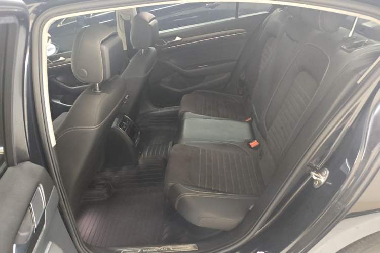 Used Volkswagen Magotan 2020 380TSI DSG Luxury Version Left Rear Seat