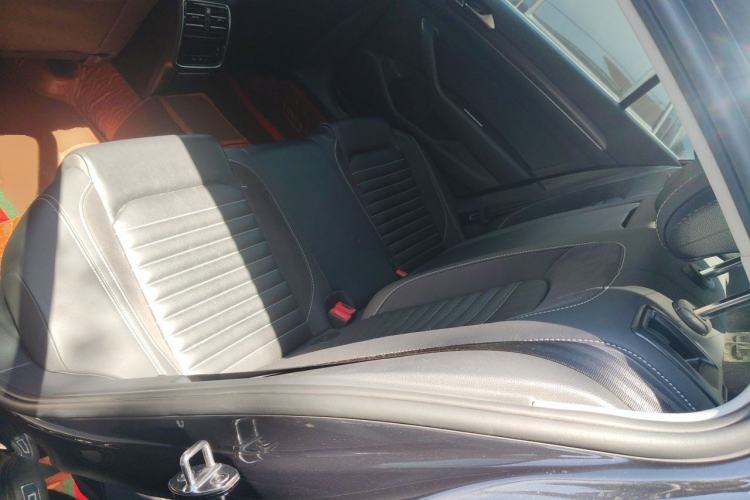 Used Volkswagen Magotan 2020 330TSI DSG Luxury Edition Left Rear Seat