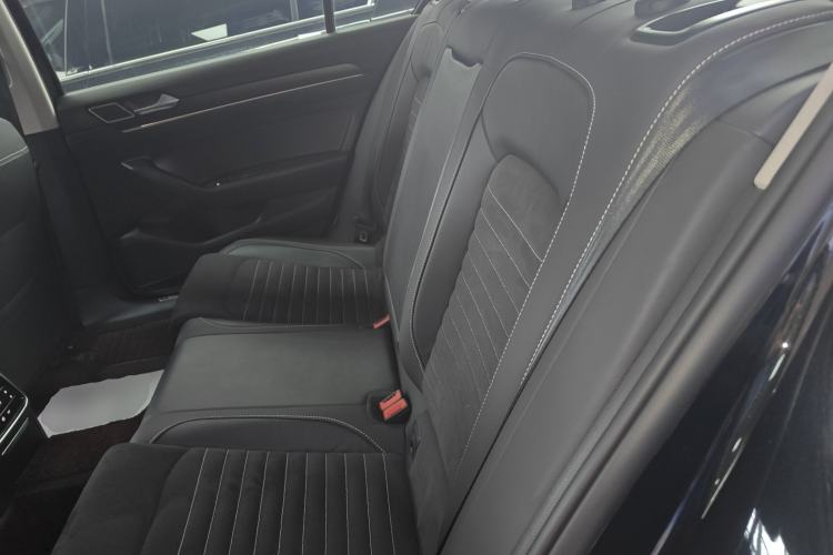 Used Volkswagen Magotan 2020 330TSI DSG Luxury Edition Left Rear Seat