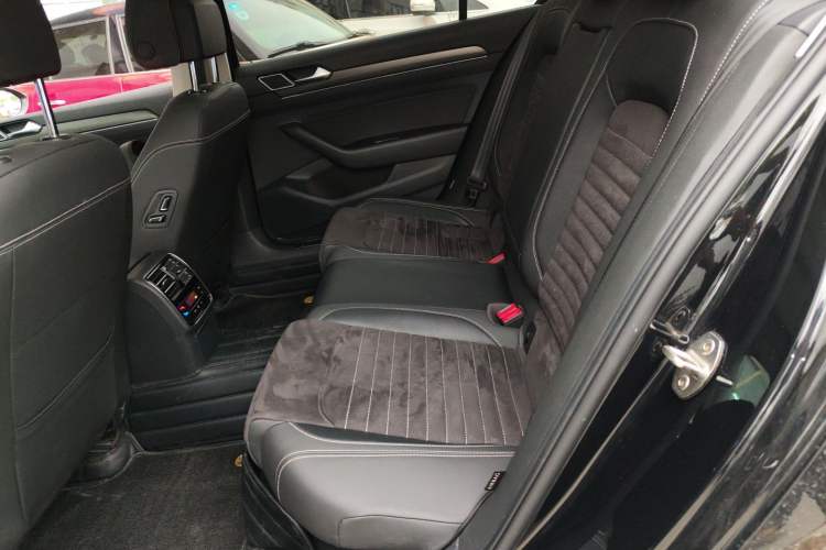 Used Volkswagen Magotan 2020 330TSI DSG Luxury Edition Left Rear Seat