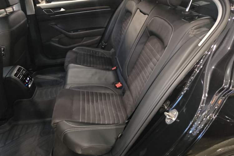Used Volkswagen Magotan 2020 330TSI DSG Luxury Edition Left Rear Seat
