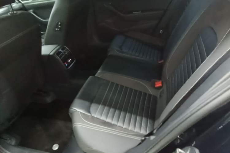 Used Volkswagen Magotan 2020 330TSI DSG Luxury Edition Left Rear Seat