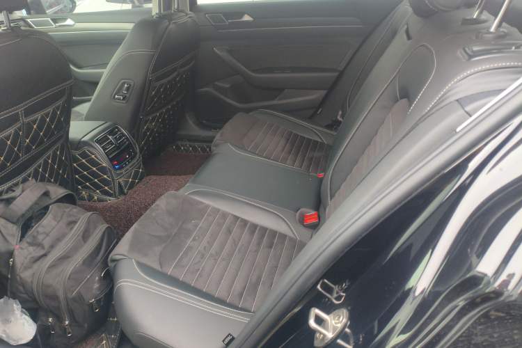Used Volkswagen Magotan 2020 330TSI DSG Luxury Edition Left Rear Seat