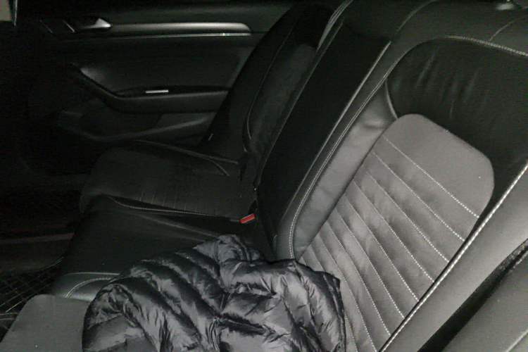 Used Volkswagen Magotan 2020 330TSI DSG Luxury Edition Left Rear Seat