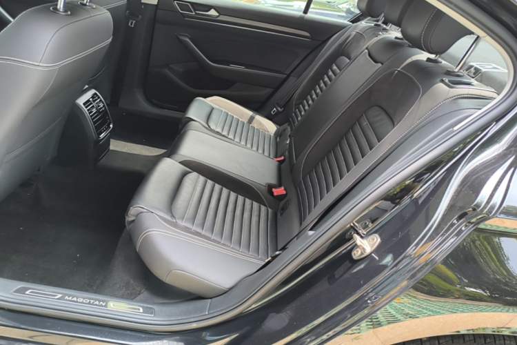 Used Volkswagen Magotan 2020 330TSI DSG Leading Model Left Rear Seat