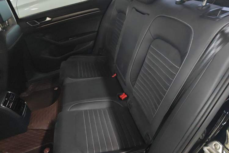 Used Volkswagen Magotan 2020 330TSI DSG Luxury Edition Left Rear Seat