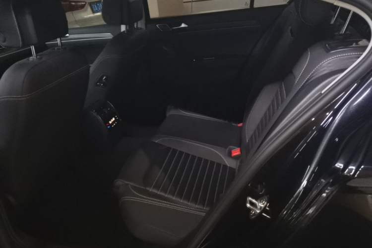 Used Volkswagen Magotan 2020 330TSI DSG Leading Model Left Rear Seat
