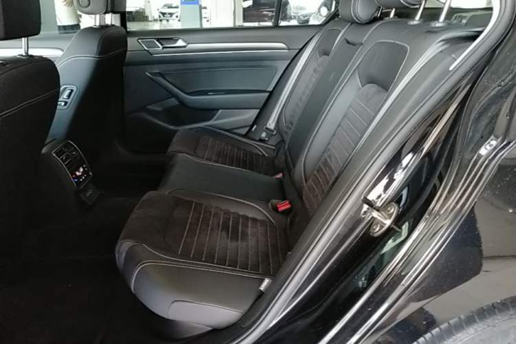 Used Volkswagen Magotan 2020 330TSI DSG Luxury Edition Left Rear Seat