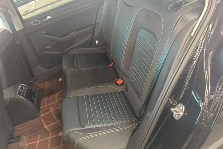 Used Volkswagen Magotan 2020 330TSI DSG Leading Model Left Rear Seat