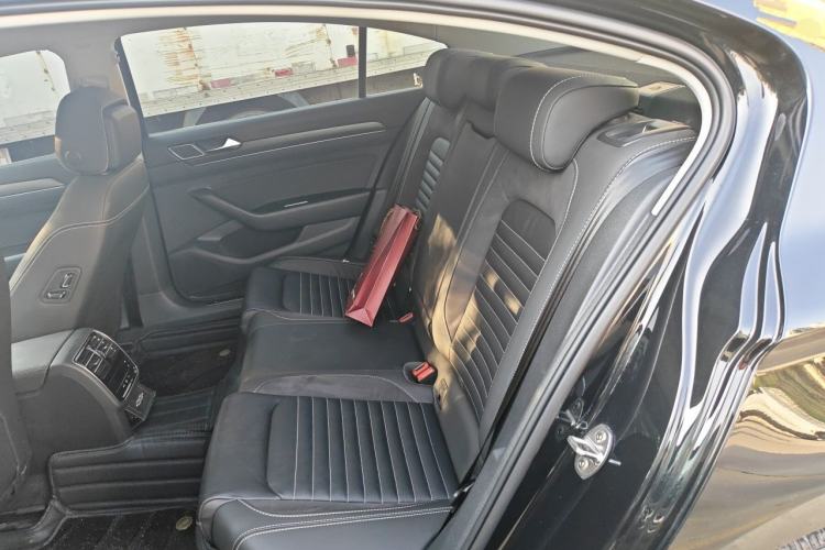 Used Volkswagen Magotan 2020 330TSI DSG Leading Model Left Rear Seat