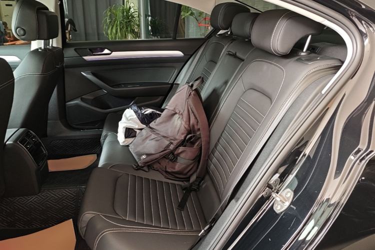 Used Volkswagen Magotan 2020 280TSI DSG Comfort Edition Left Rear Seat