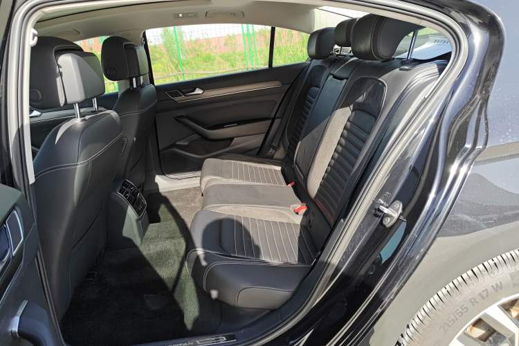 Used Volkswagen Magotan 2020 330TSI DSG Leading Model Left Rear Seat