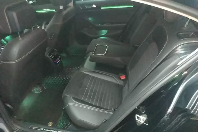 Used Volkswagen Magotan 2020 330TSI DSG Luxury Edition Left Rear Seat