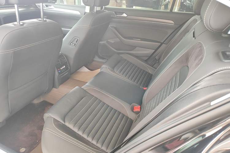Used Volkswagen Magotan 2020 330TSI DSG Leading Model Left Rear Seat