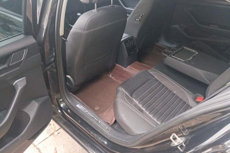 Used Volkswagen Magotan 2020 330TSI DSG Luxury Edition Left Rear Seat