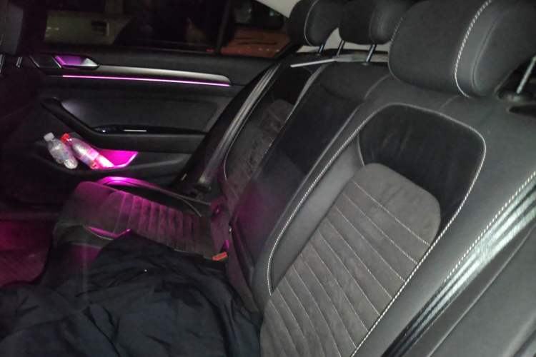 Used Volkswagen Magotan 2020 330TSI DSG Luxury Edition Left Rear Seat