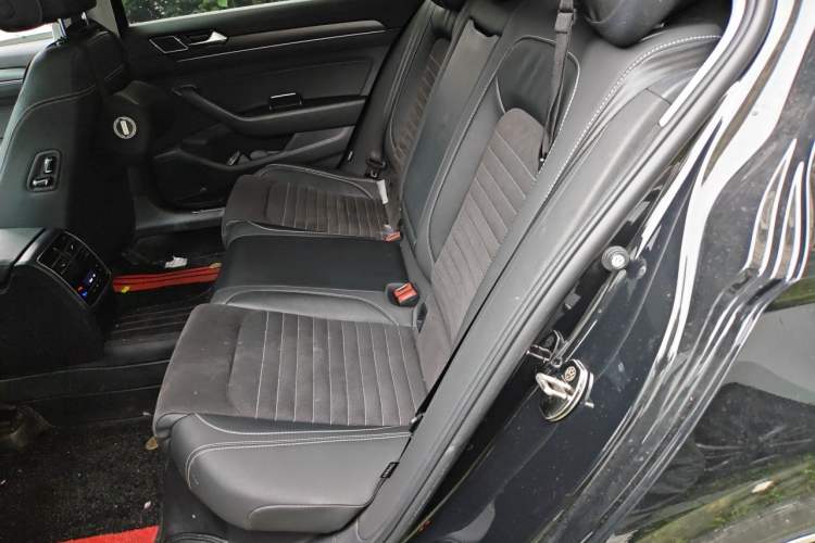 Used Volkswagen Magotan 2020 330TSI DSG Luxury Edition Left Rear Seat
