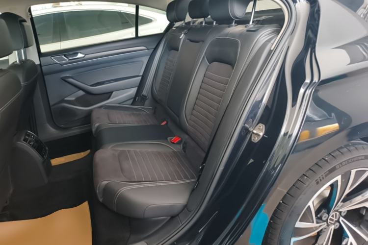 Used Volkswagen Magotan 2020 330TSI DSG Luxury Edition Left Rear Seat