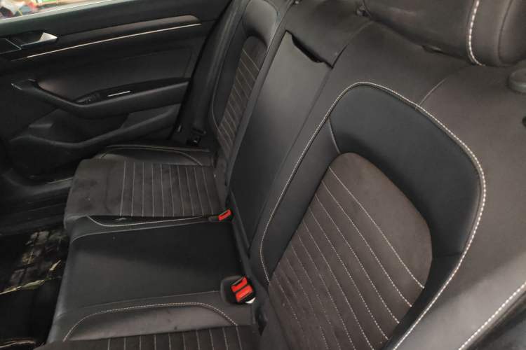 Used Volkswagen Magotan 2020 330TSI DSG Luxury Edition Left Rear Seat