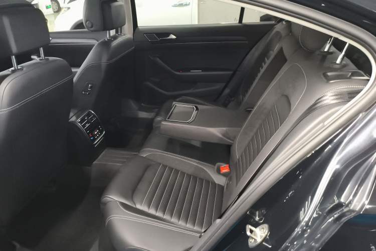 Used Volkswagen Magotan 2020 330TSI DSG Leading Model Left Rear Seat