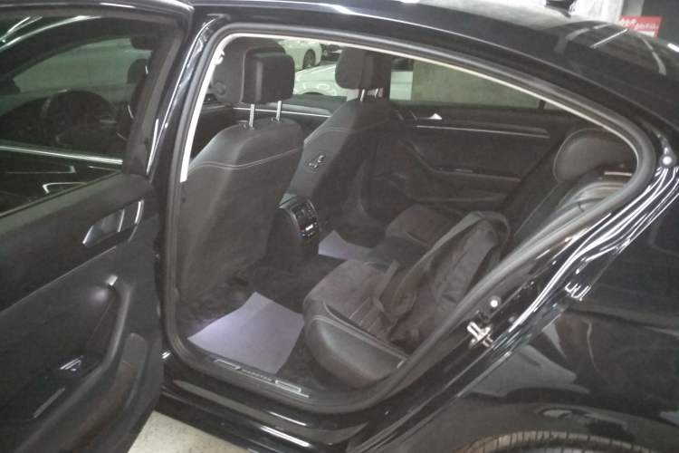 Used Volkswagen Magotan 2020 330TSI DSG Luxury Edition Left Rear Seat