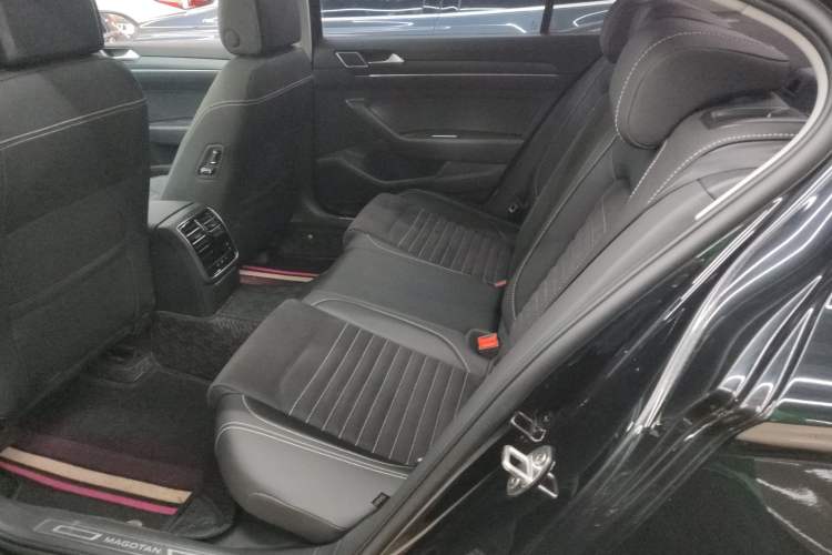 Used Volkswagen Magotan 2020 330TSI DSG Luxury Edition Left Rear Seat