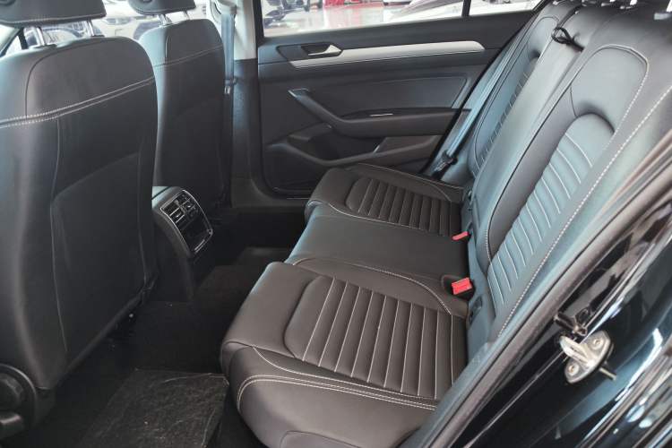 Used Volkswagen Magotan 2020 280TSI DSG Comfort Edition Left Rear Seat
