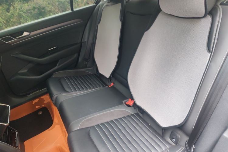 Used Volkswagen Magotan 2020 330TSI DSG Leading Model Left Rear Seat
