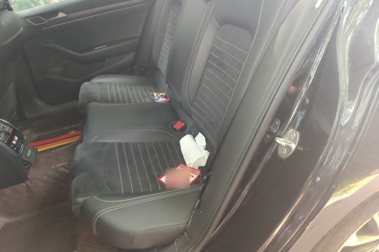Used Volkswagen Magotan 2020 330TSI DSG Luxury Edition Left Rear Seat