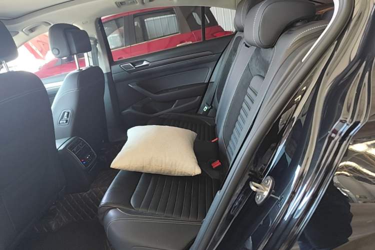 Used Volkswagen Magotan 2020 330TSI DSG Leading Model Left Rear Seat