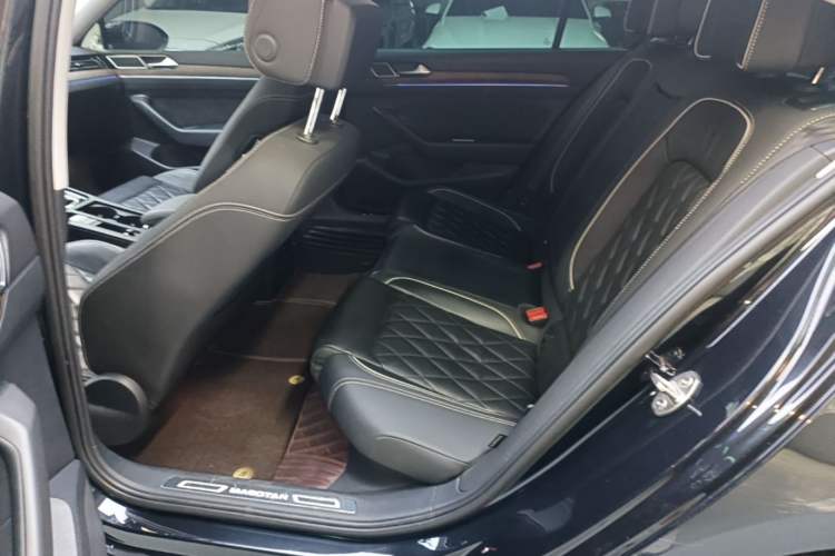 Used Volkswagen Magotan 2020 330TSI DSG Luxury Edition Left Rear Seat