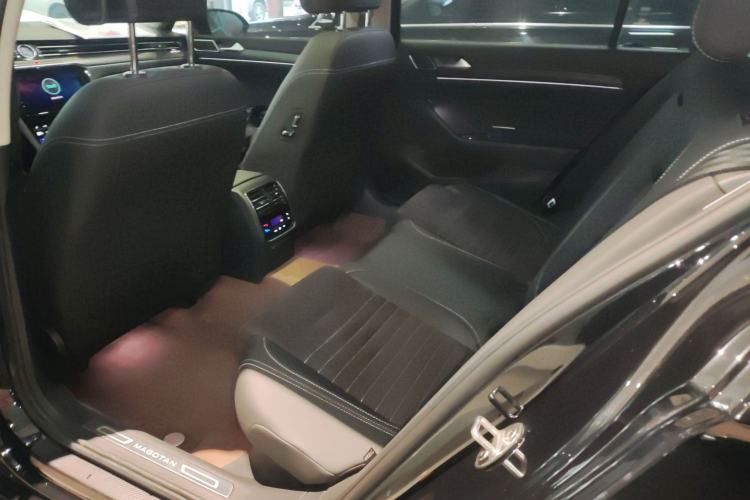 Used Volkswagen Magotan 2020 330TSI DSG Luxury Edition Left Rear Seat