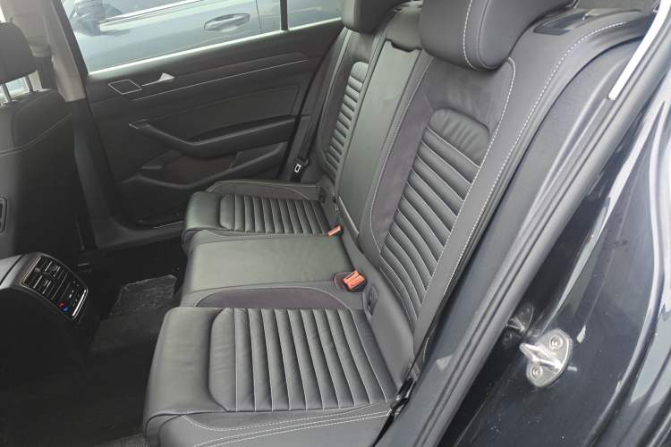 Used Volkswagen Magotan 2020 330TSI DSG Leading Model Left Rear Seat