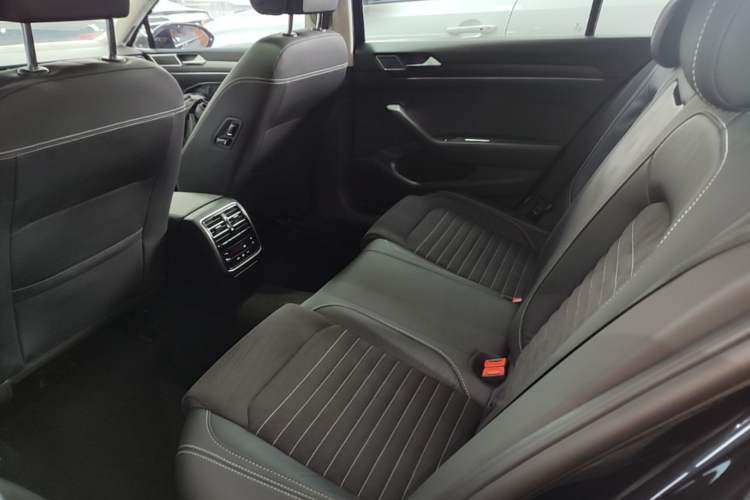 Used Volkswagen Magotan 2020 330TSI DSG Luxury Edition Left Rear Seat