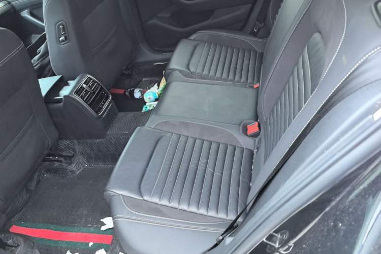 Used Volkswagen Magotan 2020 280TSI DSG Leading Edition Left Rear Seat