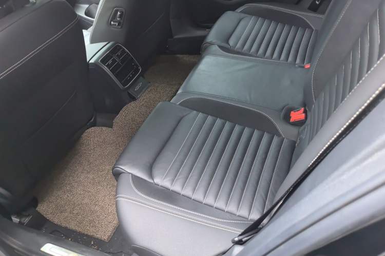 Used Volkswagen Magotan 2020 330TSI DSG Leading Model Left Rear Seat